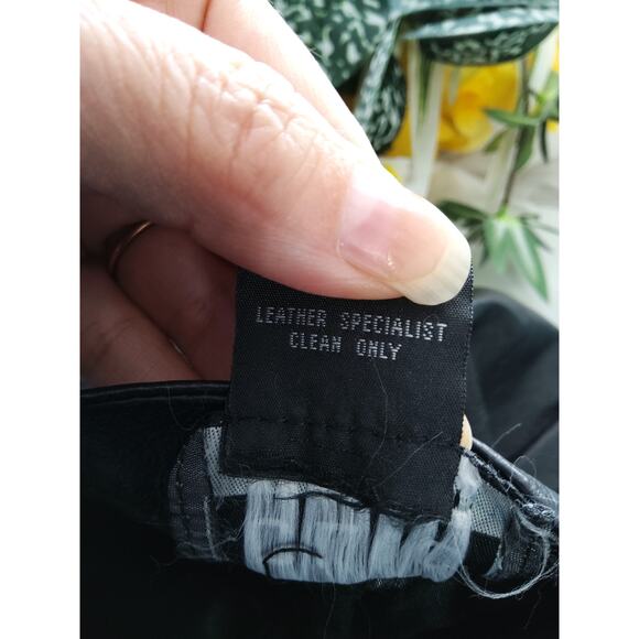 Mobwife genuine leather black pants size 8 W button zip sleek biker cosplay vamp - Picture 9 of 9